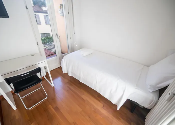 Shortmi Garibaldi Milan