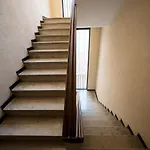 Shortmi Garibaldi *