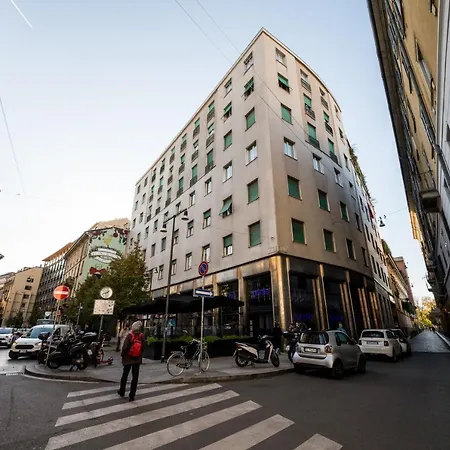 Shortmi Garibaldi * Milano